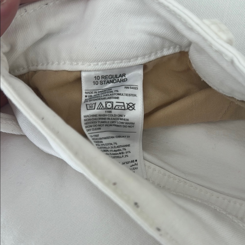 Old Navy Women's White Distressed Skinny Jeans - Picture 4 of 4